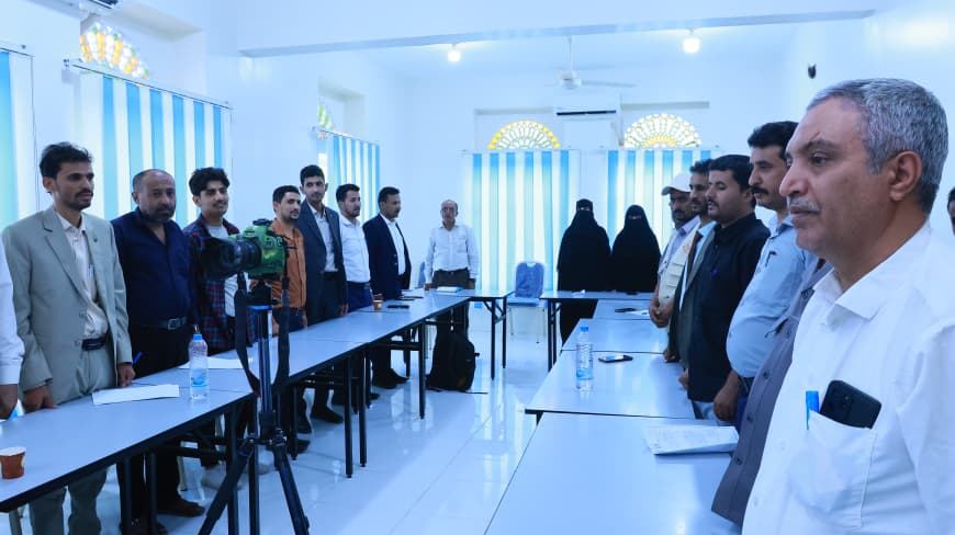 122 موظفاً حكومياً يختتمون برامج تدريبية بمأرب لتعزيز استخدام الذكاء الاصطناعي في المؤسسات العامة